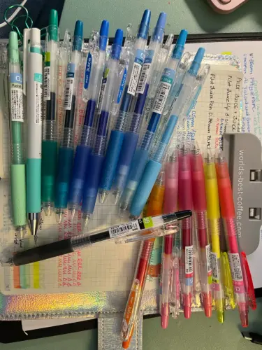 50 adorable blind box pens in a pencil case, 0.5mm black water-based ballpoint pens, non-drying, suitable for exams and studying photo review