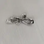 Copper alloy imitation pearl brooch, a luxurious, fashionable, vintage, classic, and elegantly crafted piece photo review