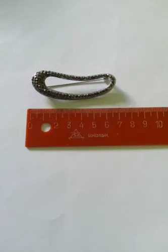 Copper alloy imitation pearl brooch, a luxurious, fashionable, vintage, classic, and elegantly crafted piece photo review