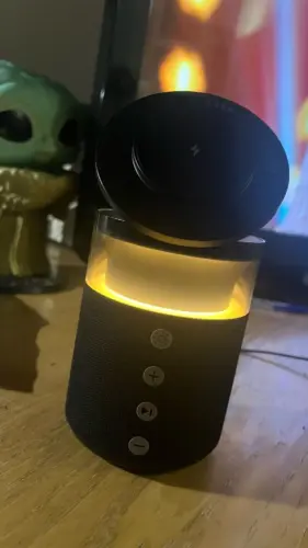 2025 new Qi2 certified 3-in-1 magnetic wireless charger for Apple desktop Bluetooth speaker photo review